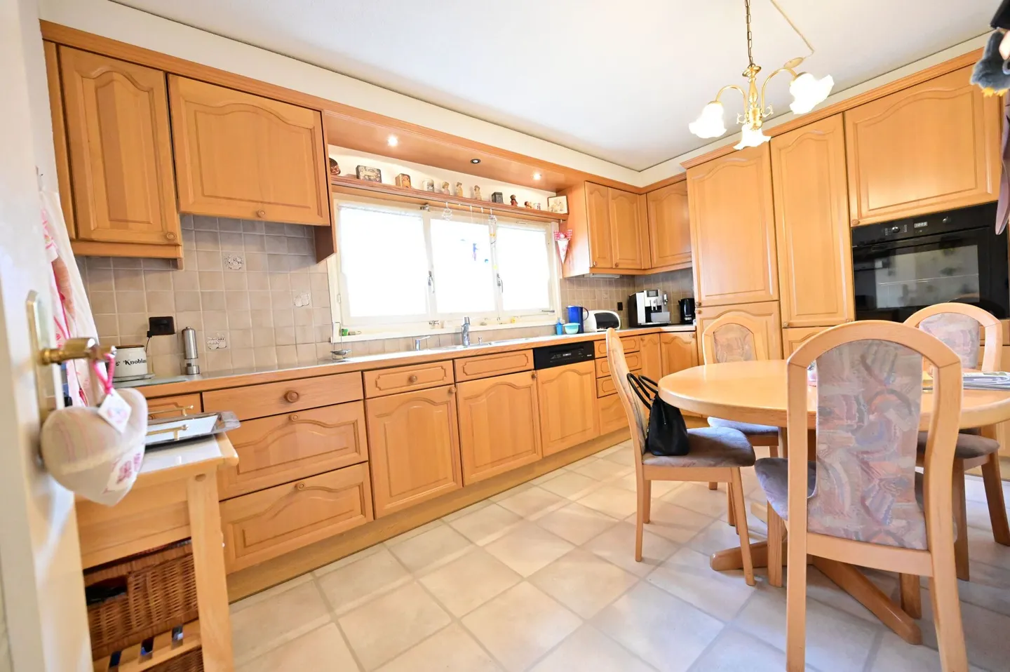 Charmante maison à deux générations dans le quartier populaire d'Emmishofen - Photo 8 sur 13