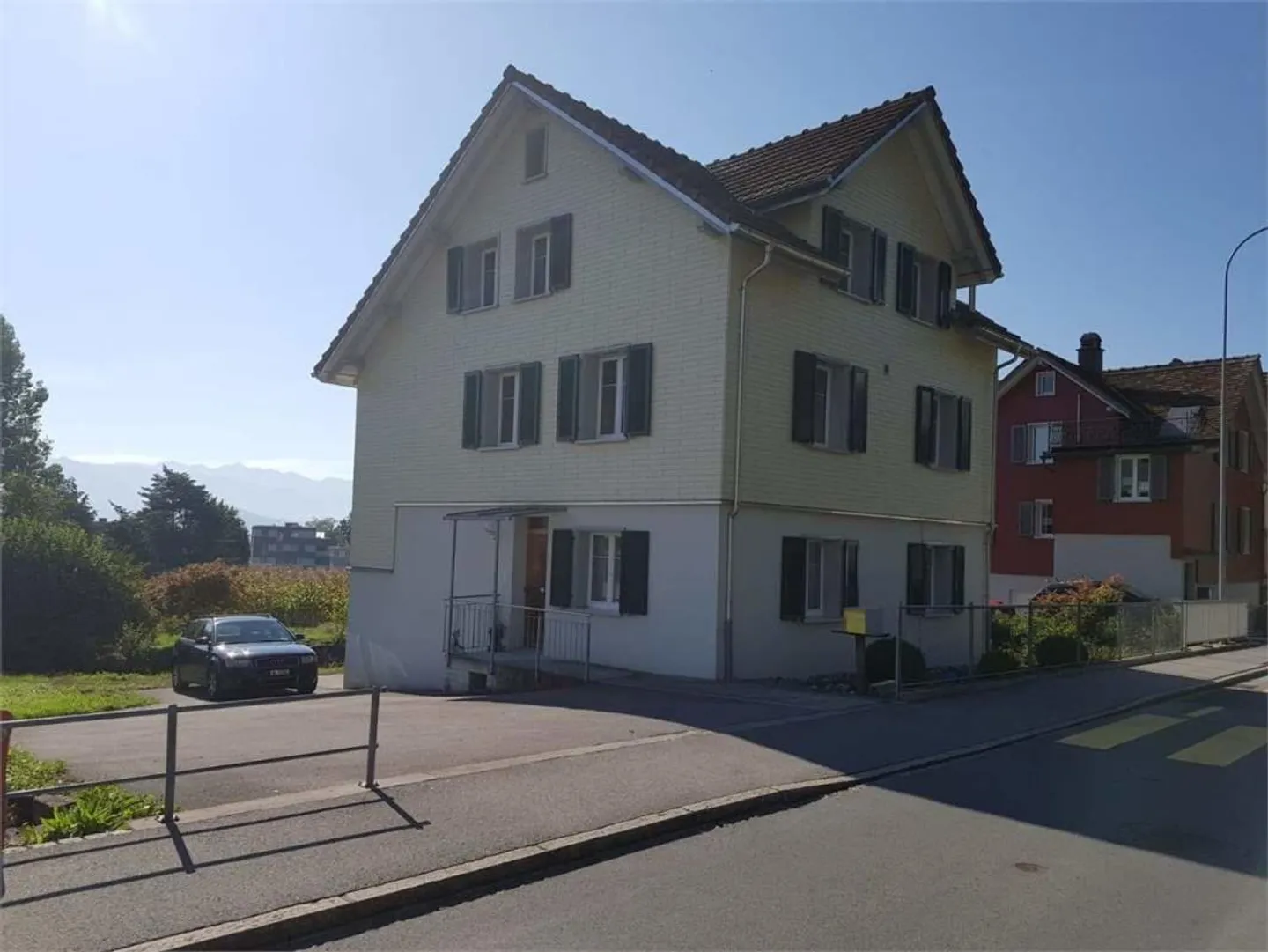 renovierter 4.5 Zimmer Hausteil mit Umschwung - Foto 2 von 10