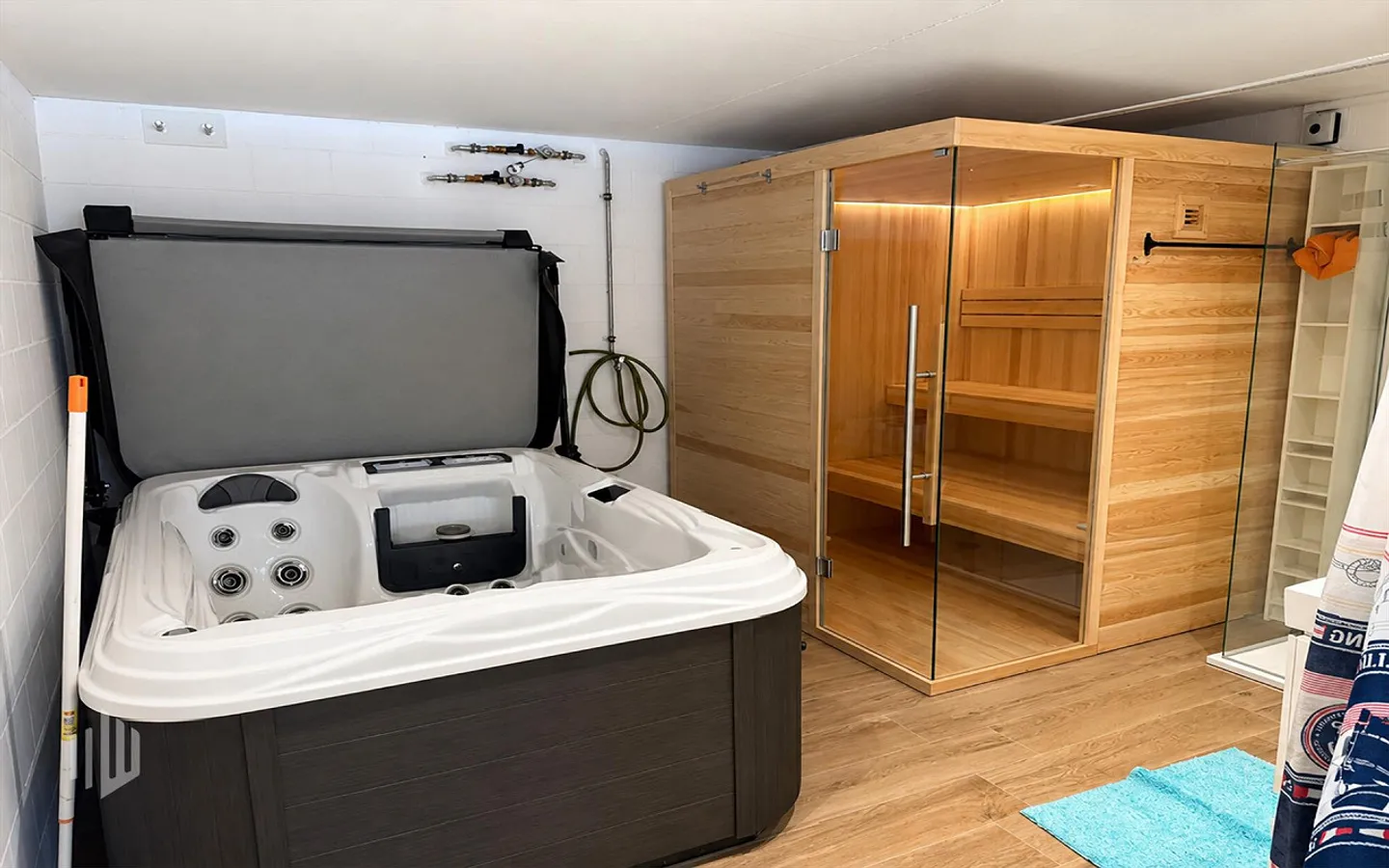 ImmoWyss - Appartement en attique moderne avec galerie et vue imprenable sur le lac - Photo 7 sur 8