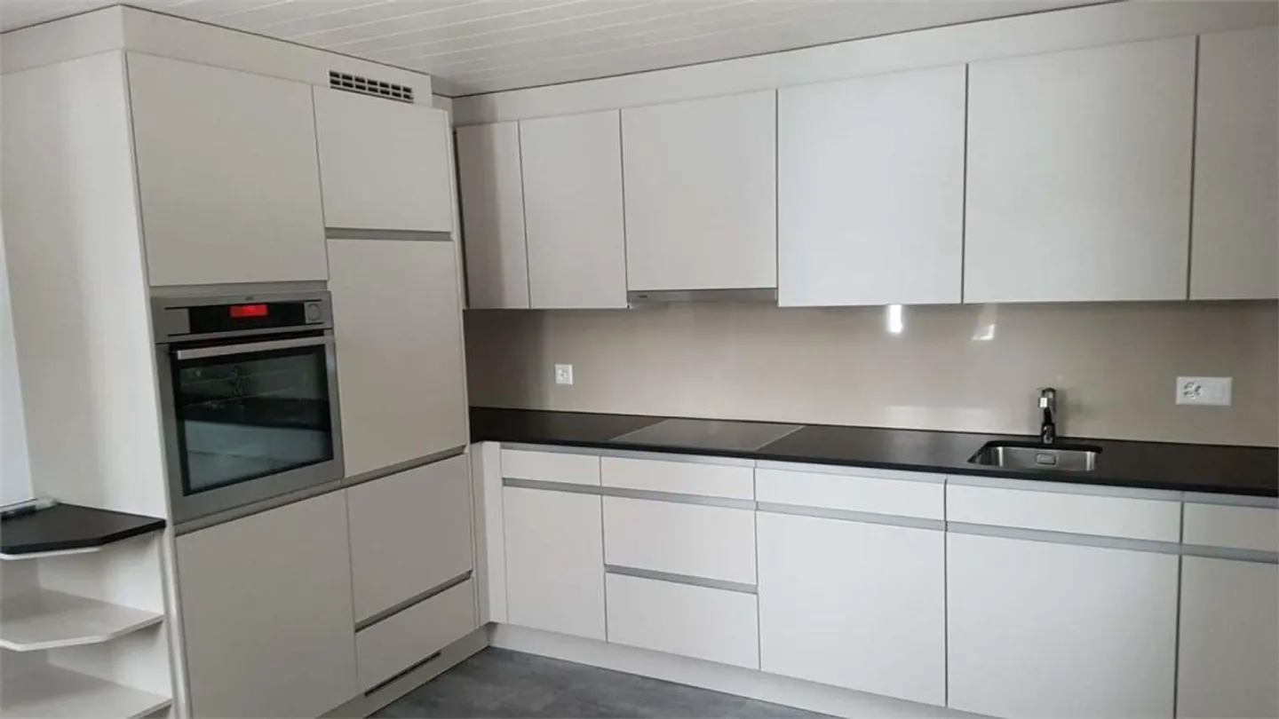 renovierter 4.5 Zimmer Hausteil mit Umschwung - Foto 6 von 10