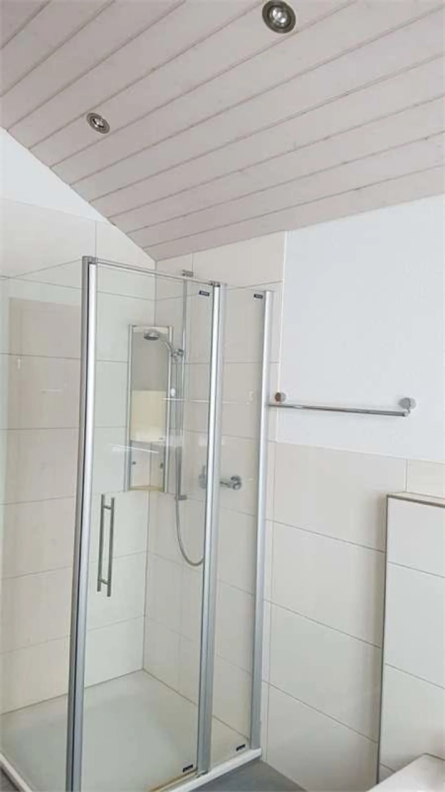 renovierter 4.5 Zimmer Hausteil mit Umschwung - Foto 8 von 10