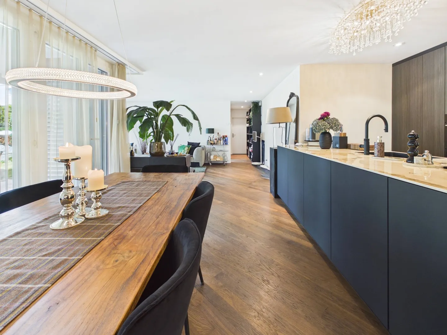 Moderne 3.5-Zimmer Gartenwohnung an top Lage - Photo 3 sur 15