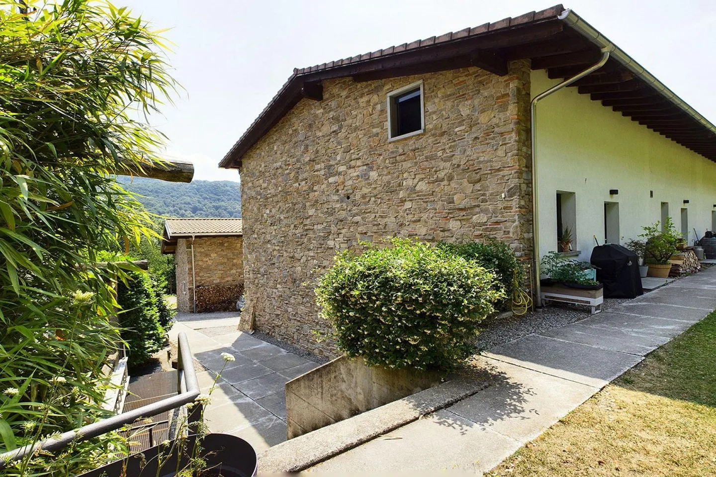 Montagnola - Confort et modernité : spacieux duplex de 3½ pièces à louer - Photo 11 sur 17