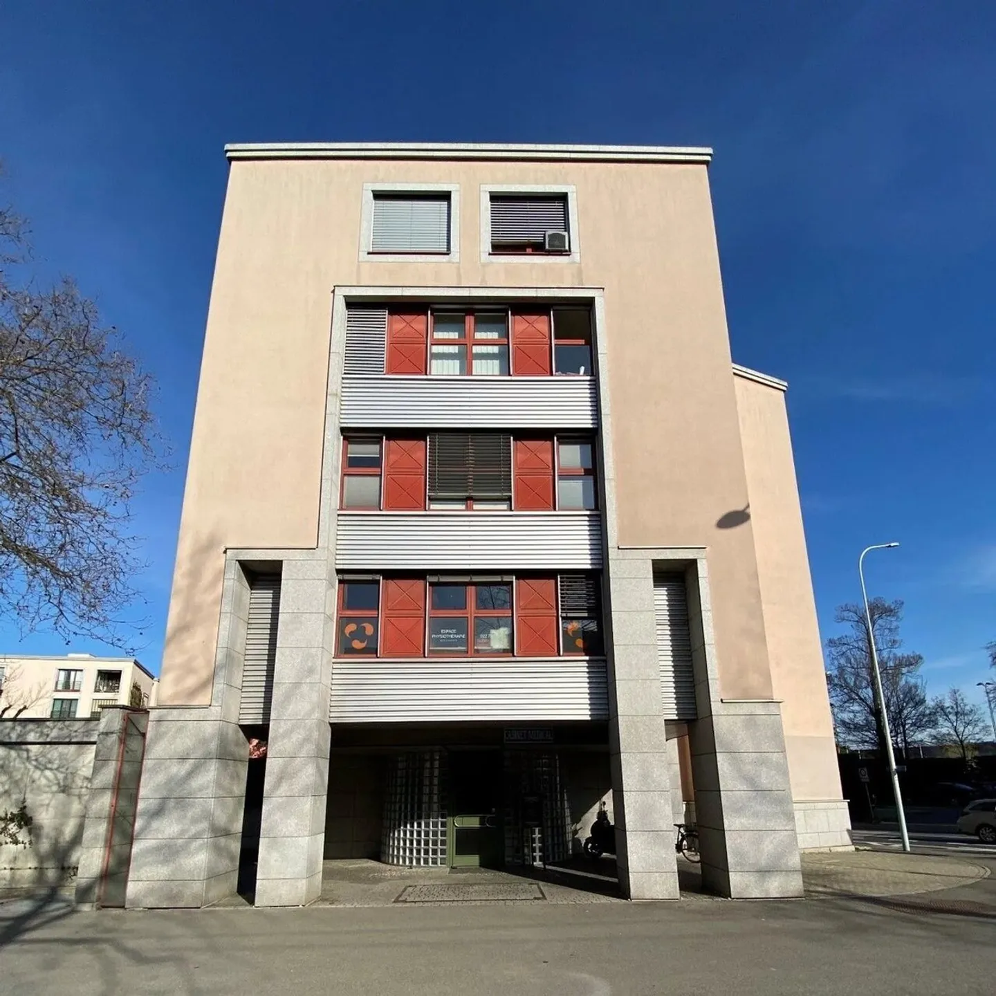 Bellissimo spazio ufficio sviluppato - Foto 1 di 13