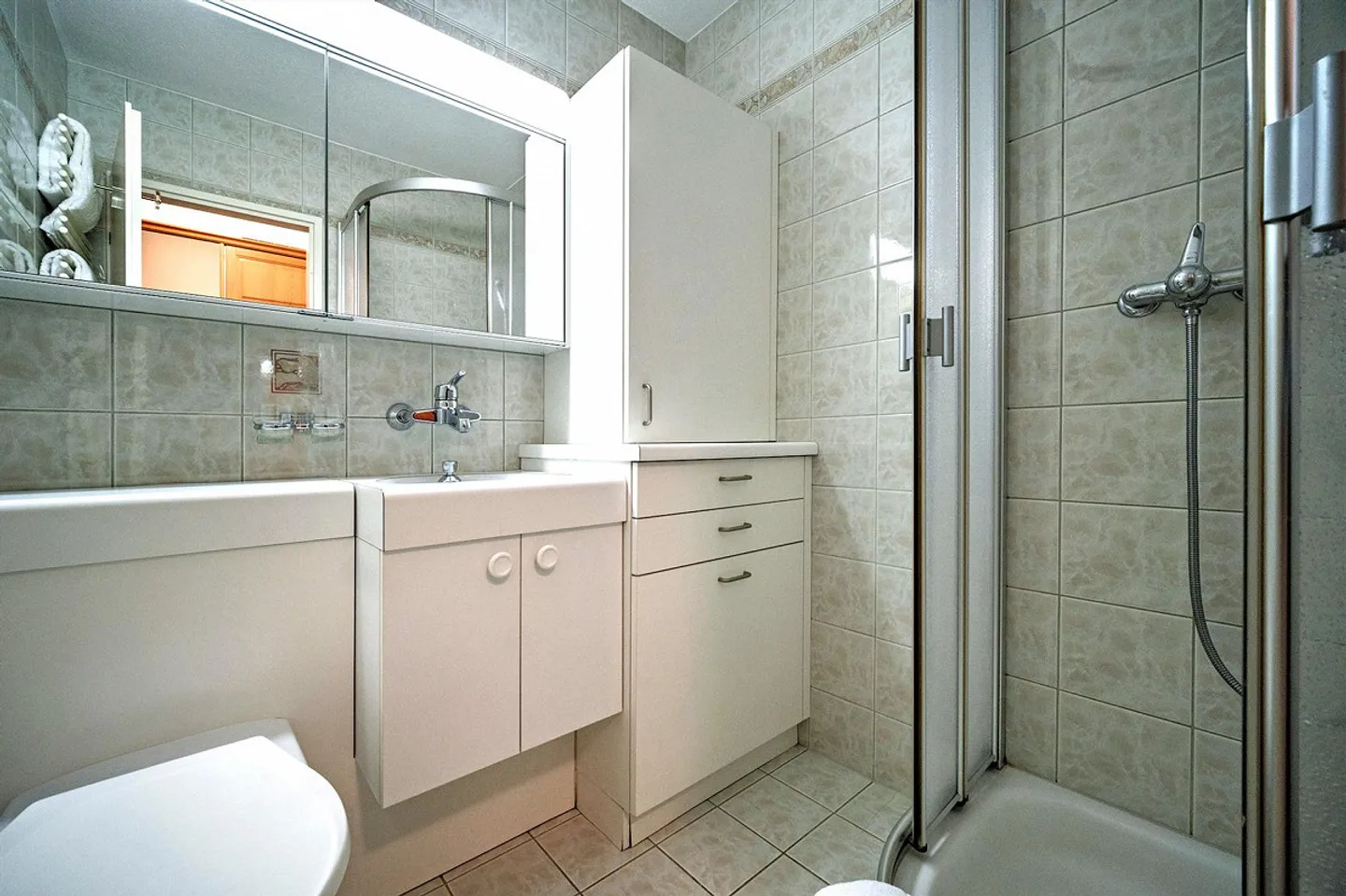 With Swimming Pool - Holiday Apartment with Generous Terrace - Photo 2 of 5