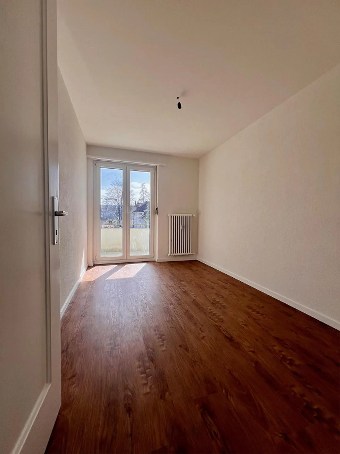 Appartement rénové à louer - Photo 3 sur 9