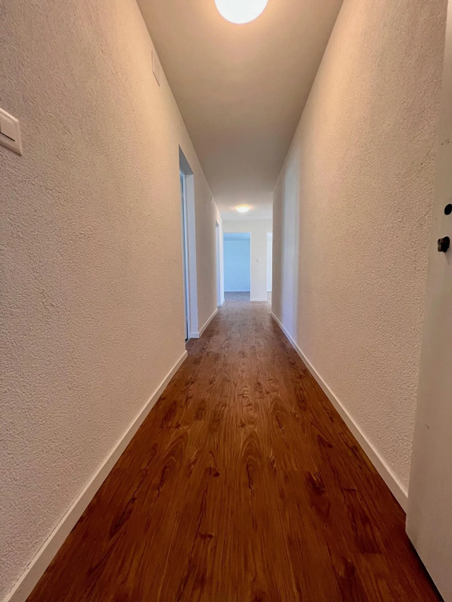 Appartement rénové à louer - Photo 5 sur 9