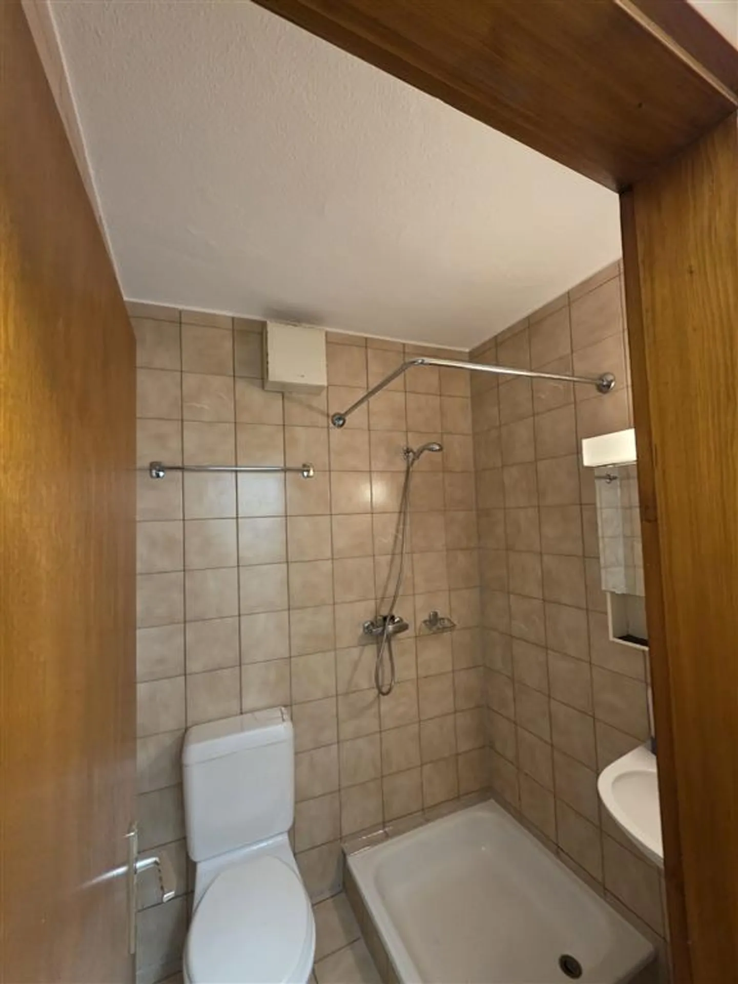 Charmant Studio Rénové - Photo 4 sur 4