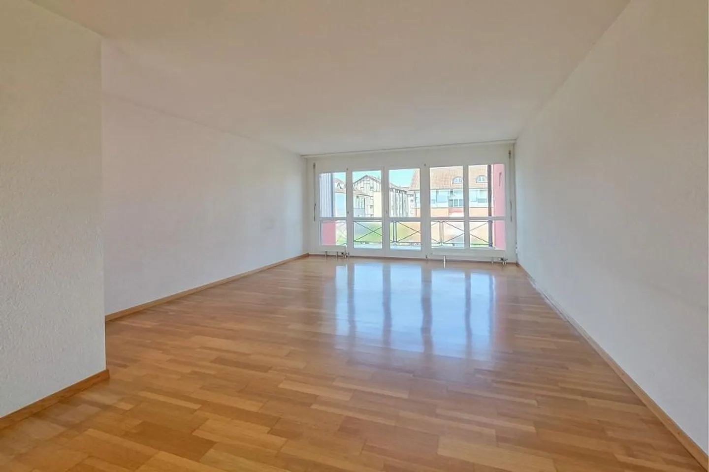 Vista soleggiata, molta tranquillità e una casa in cui sentirsi bene - Foto 4 di 13