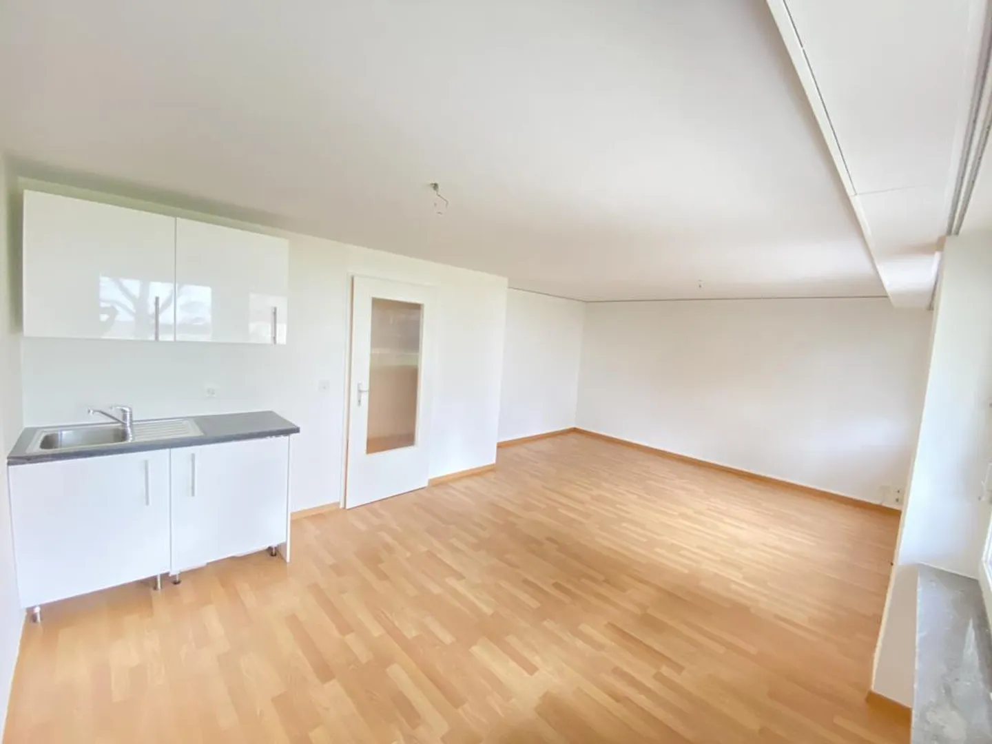 Spazioso studio al piano terra - Foto 1 di 8