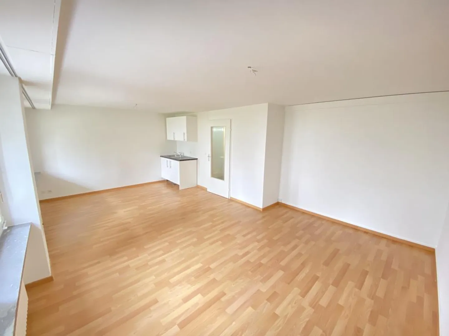 Spazioso studio al piano terra - Foto 3 di 8