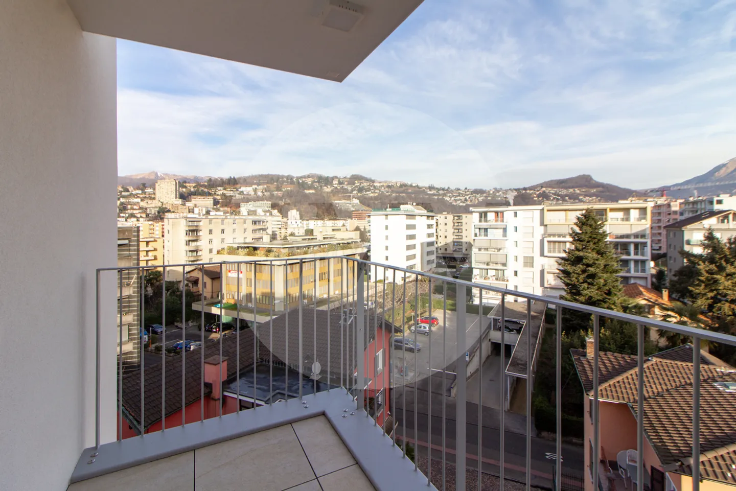 Apartment for rent - Photo 8 of 11