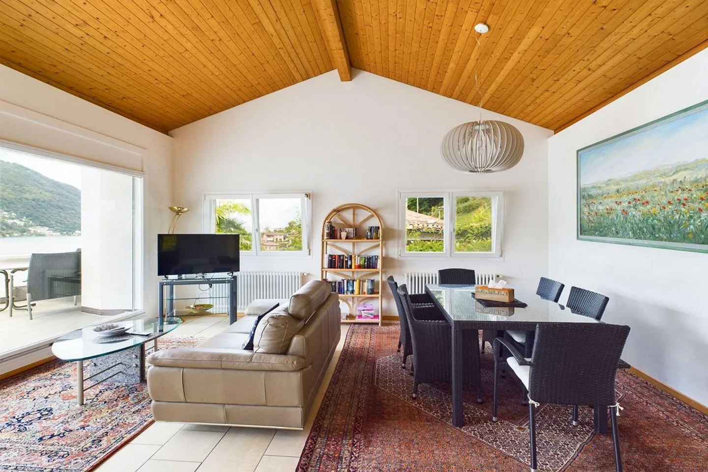 Large beautiful lakeside property in Brusino Arsizio - Photo 4 of 23