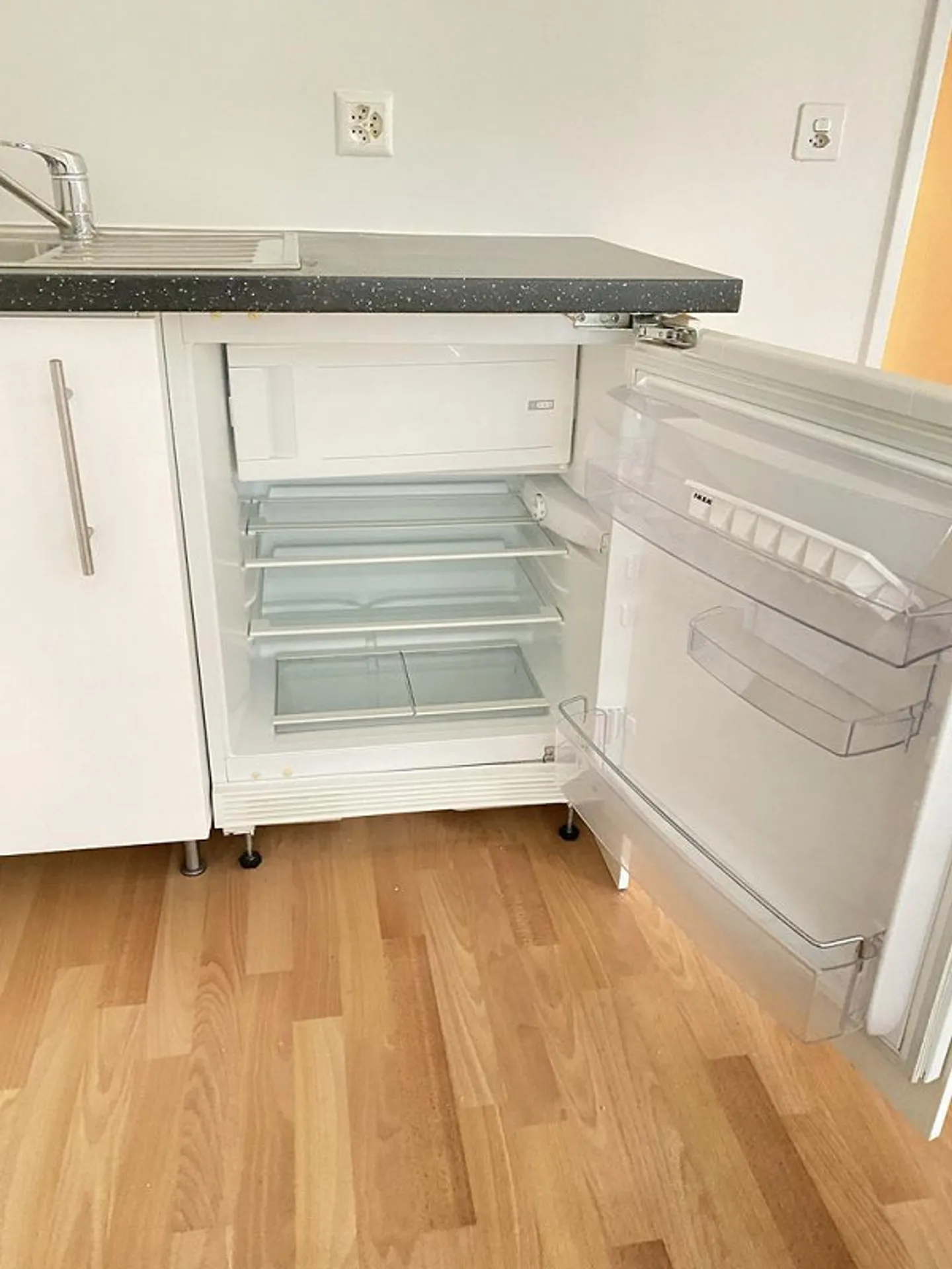 Spazioso studio al piano terra - Foto 5 di 8