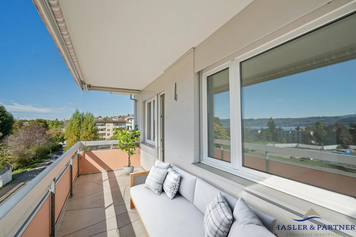 Appartement 3½ pièces avec vue sur le lac – Balcon ensoleillé sur le lac de Zurich - Photo 2 sur 3