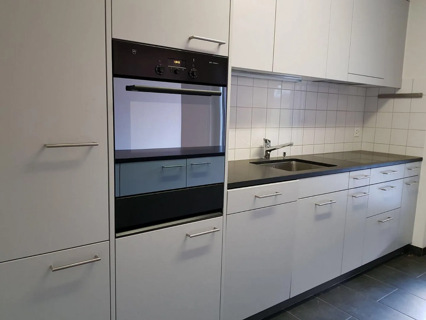 Helle 4.5 Zimmer Wohnung mit Cheminée und Balkon - Foto 4 von 16