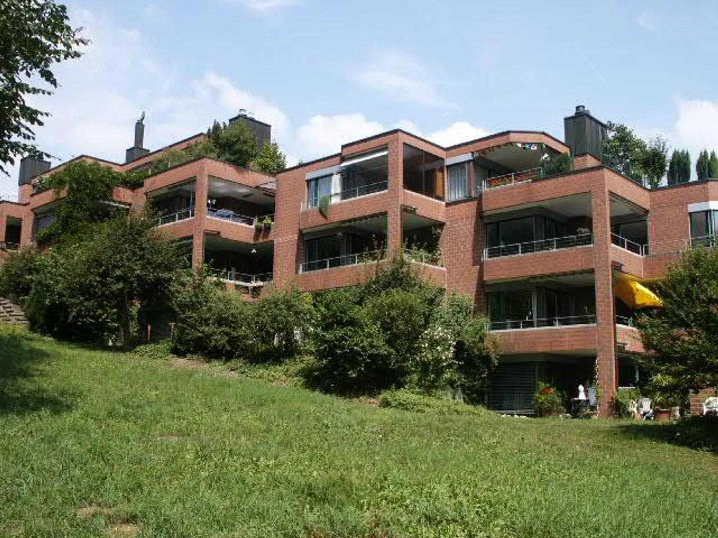 Helle 4.5 Zimmer Wohnung mit Cheminée und Balkon - Foto 12 von 16