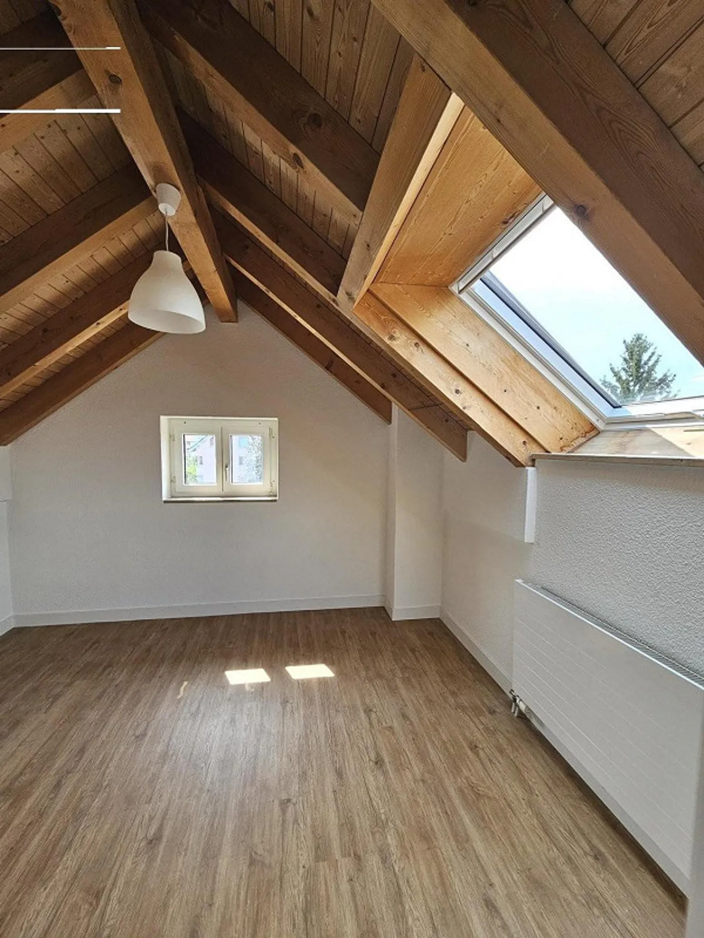 New partially renovated maisonette apartment - plenty of space for family or home office - Photo 9 of 13