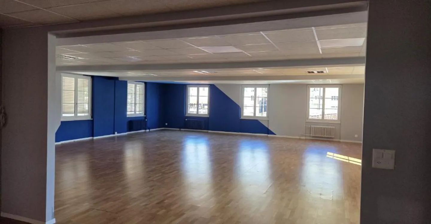 Espace de bureau spacieux à Neuchâtel - Photo 1 sur 7