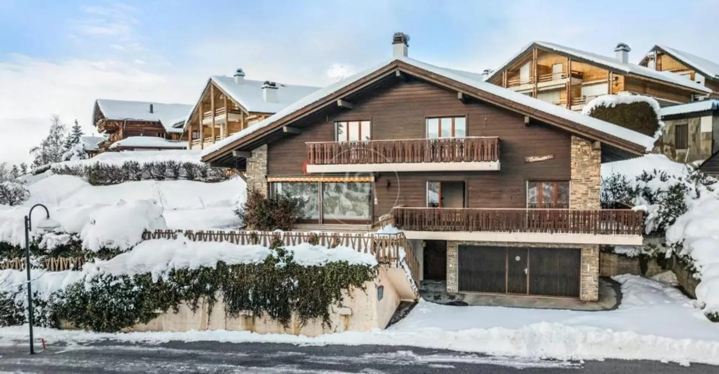 Chalet avec vue sur les Alpes - Photo 1 sur 13