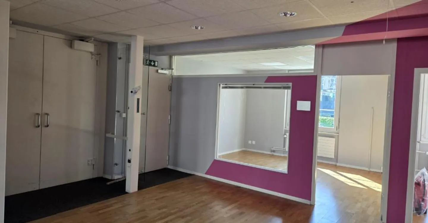 Espace de bureau spacieux à Neuchâtel - Photo 4 sur 7
