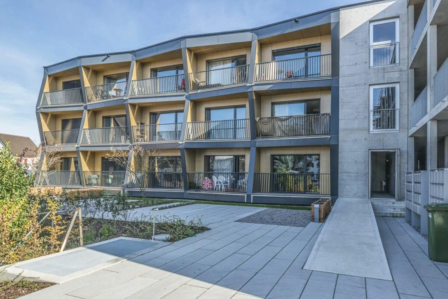 Premier Appartement Propre? - Photo 1 sur 6