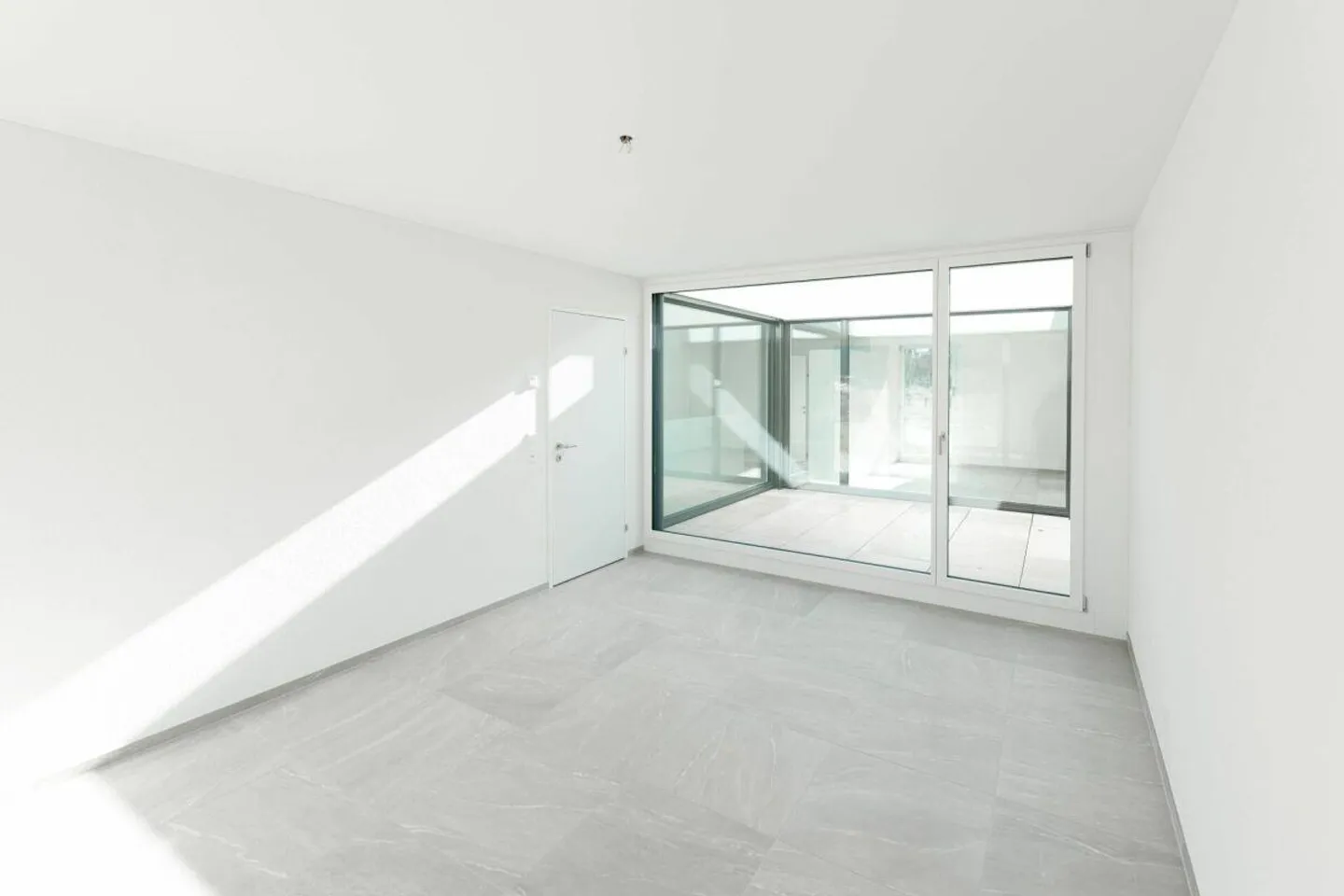 Beautiful Maisonette Apartment for Comfort in Aarau - Photo 4 of 10