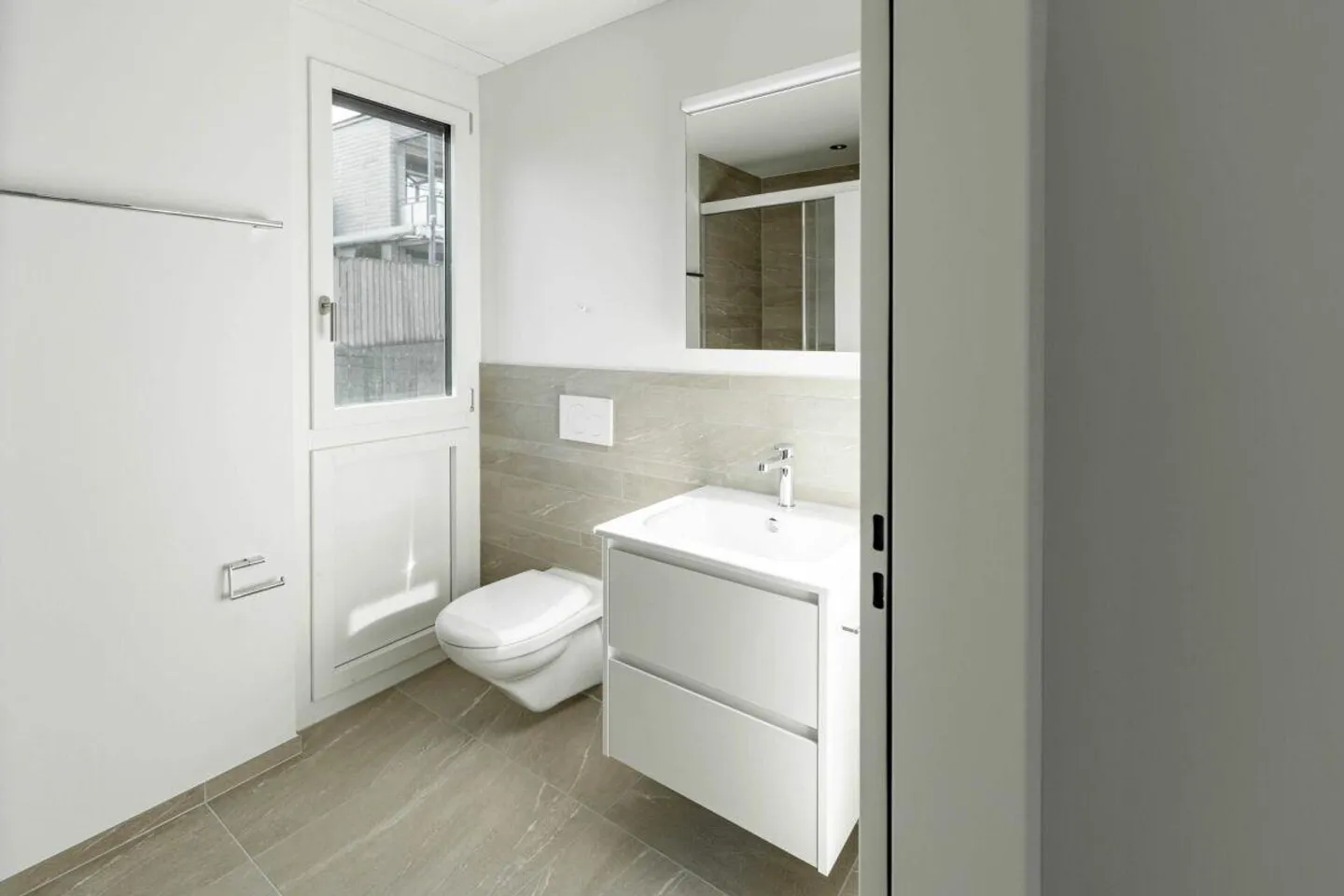 Beautiful Maisonette Apartment for Comfort in Aarau - Photo 6 of 10