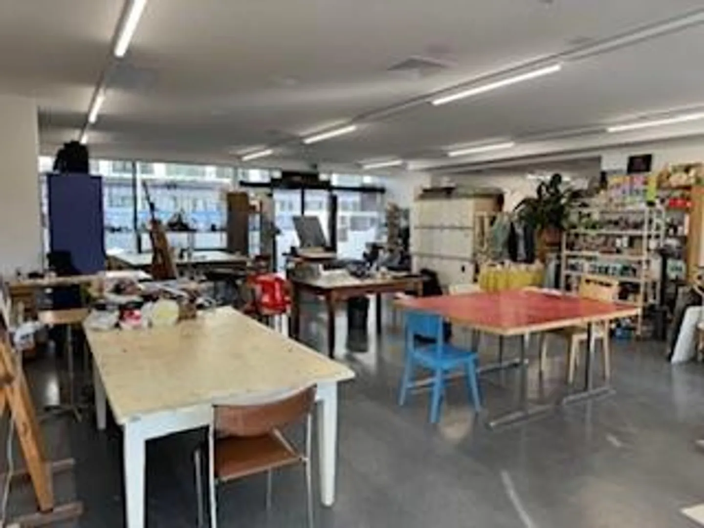 Spazio commerciale in una posizione frequentata - Foto 4 di 13