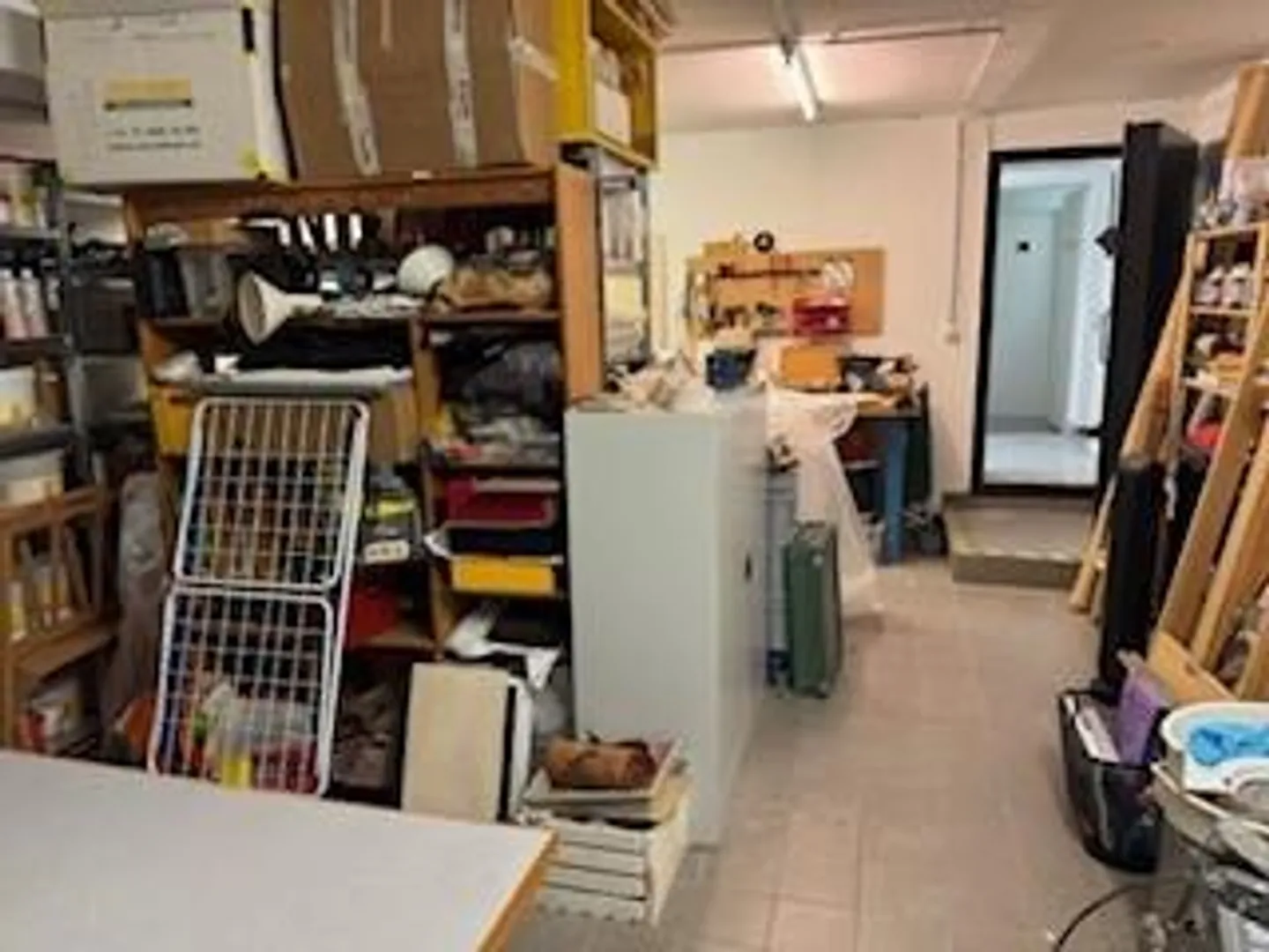 Spazio commerciale in una posizione frequentata - Foto 9 di 13