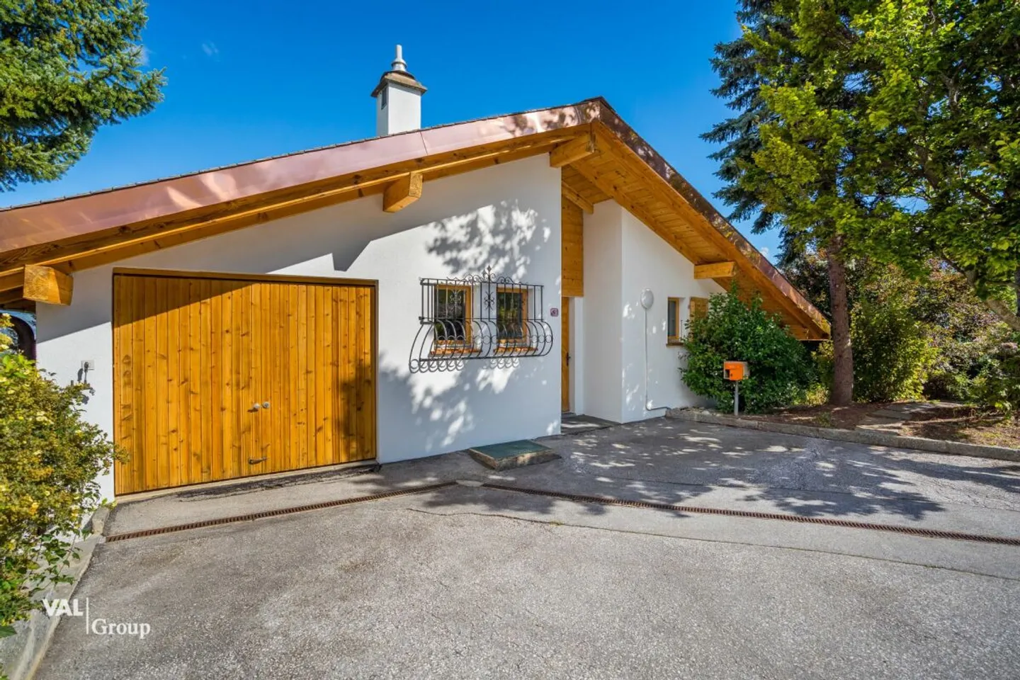 L'alliance parfaite entre la tradition alpine et le raffinement moderne - Photo 2 sur 19