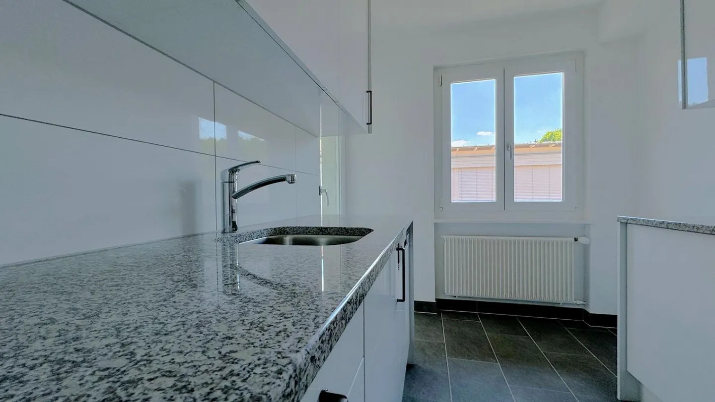 Appartement lumineux de 3 pièces avec balcon à Murgenthal disponible immédiatement ! - Photo 7 sur 8