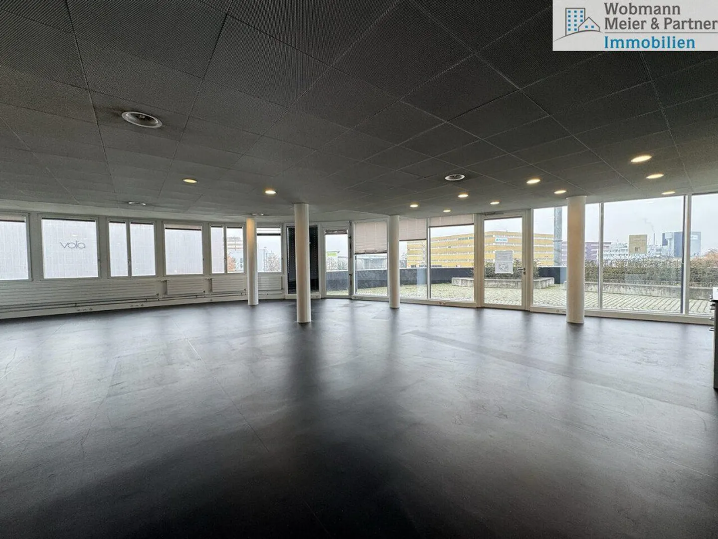 Attractive space in the Medical Tower including terrace - Photo 6 of 7