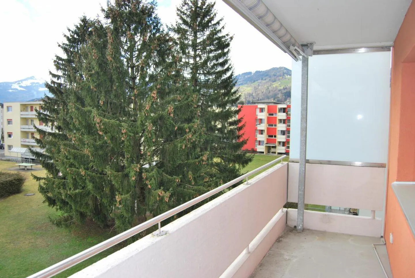 Luminoso appartamento di 3 stanze con balcone soleggiato - Foto 9 di 9