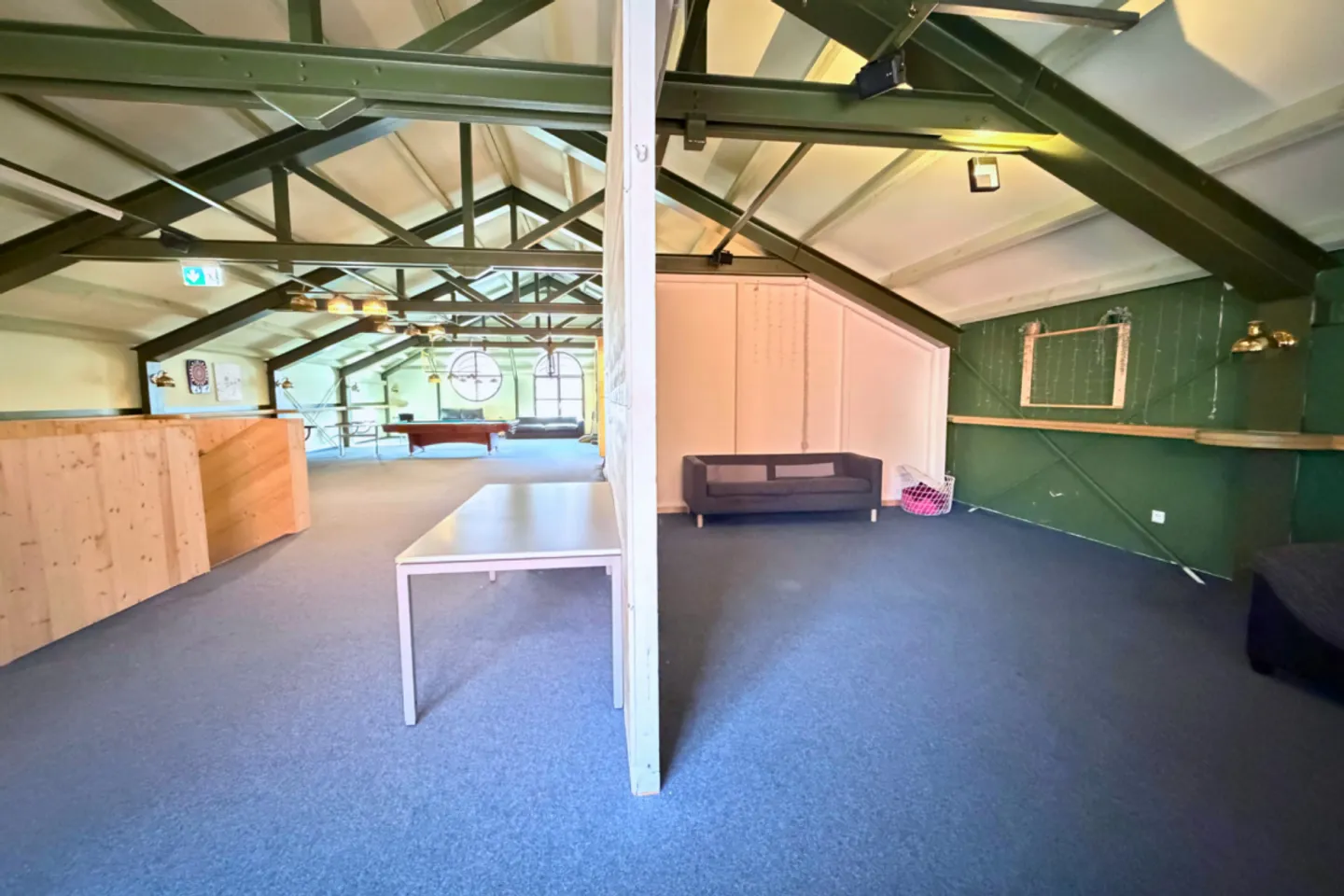 Espace multifonctionnel dans un emplacement privilégié - Photo 5 sur 9