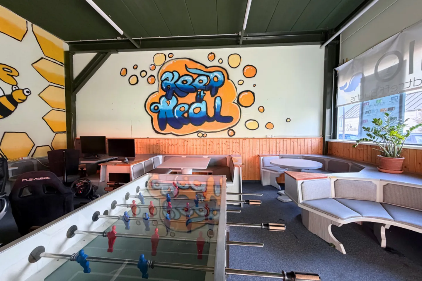 Espace multifonctionnel dans un emplacement privilégié - Photo 9 sur 9