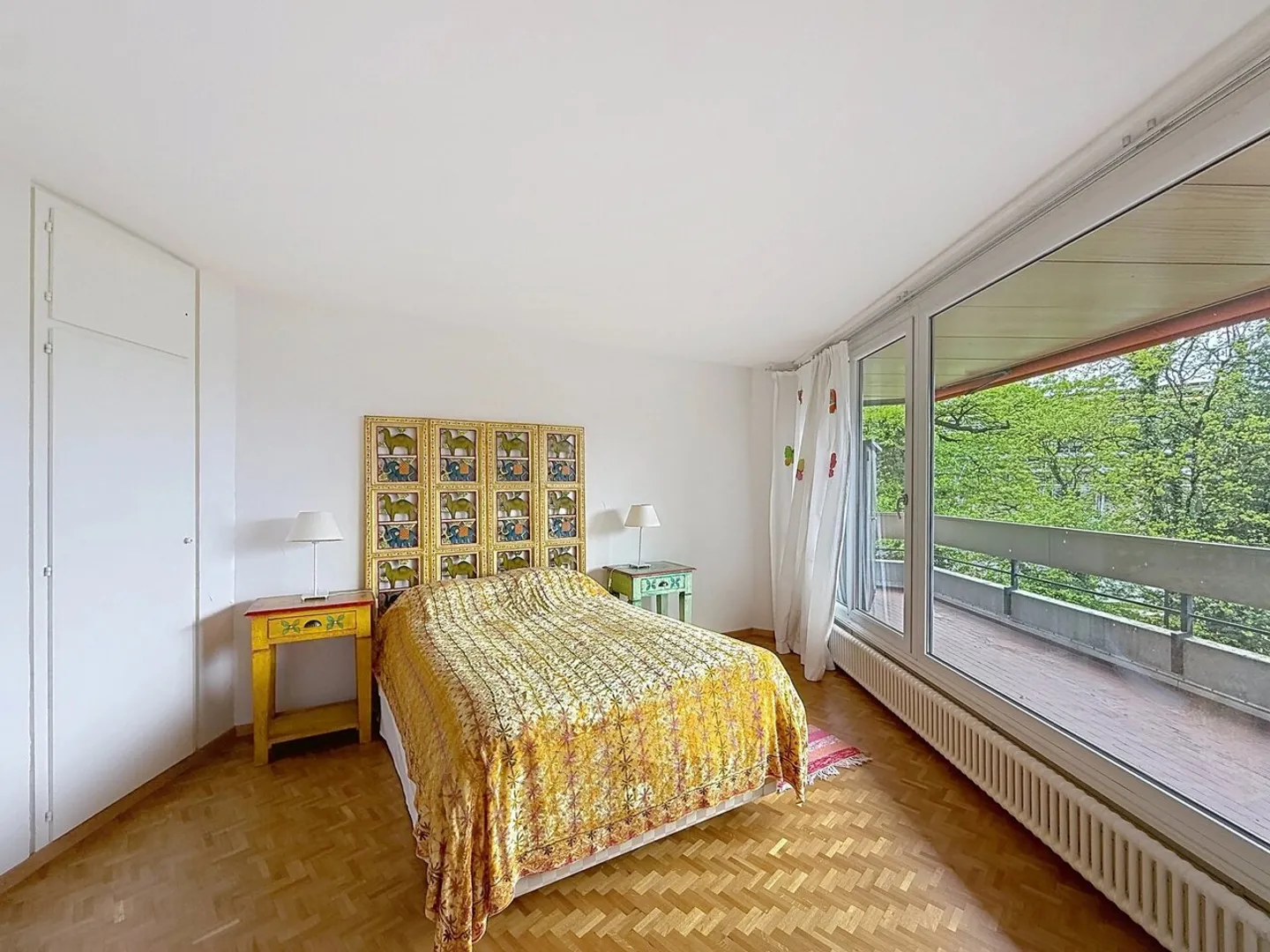 OAK-BOUGERIES | LARGE 4-ROOM APARTMENT WITH PASSAGE - PRIVILEGED ENVIRONMENT - Photo 5 of 9