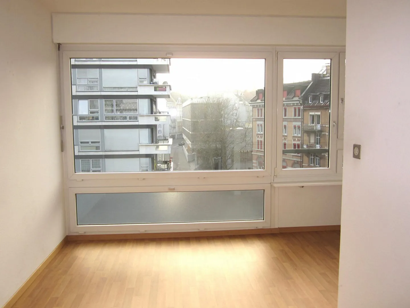 Luminoso appartamento 1.5 locali vicino al centro - Foto 2 di 10