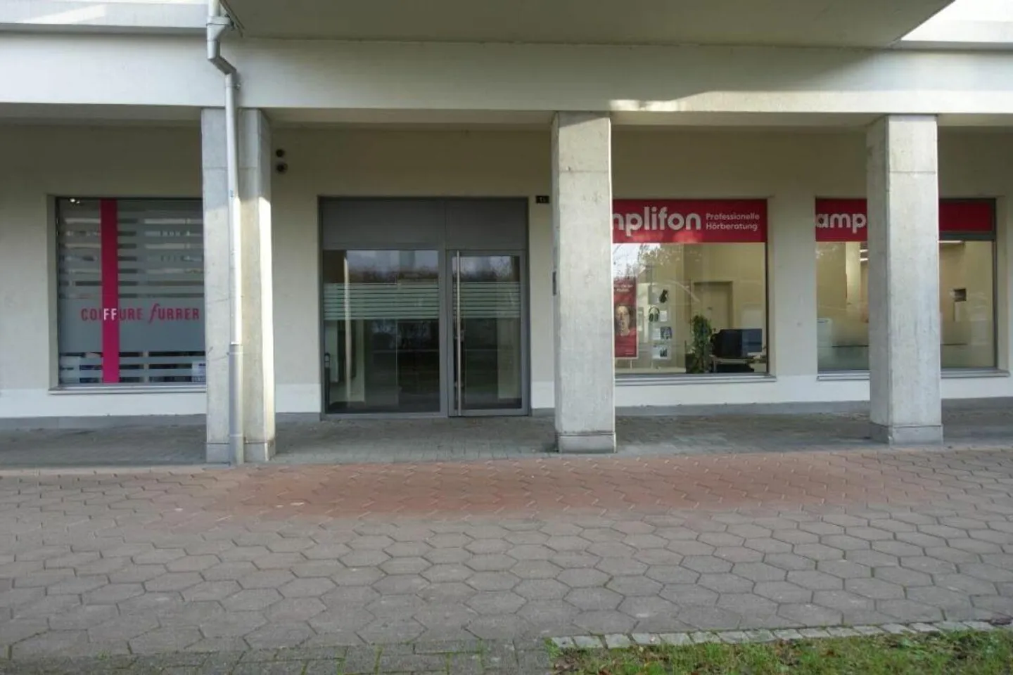 Ampio appartamento di 4,5 stanze nel centro di Lyss - Foto 17 di 23