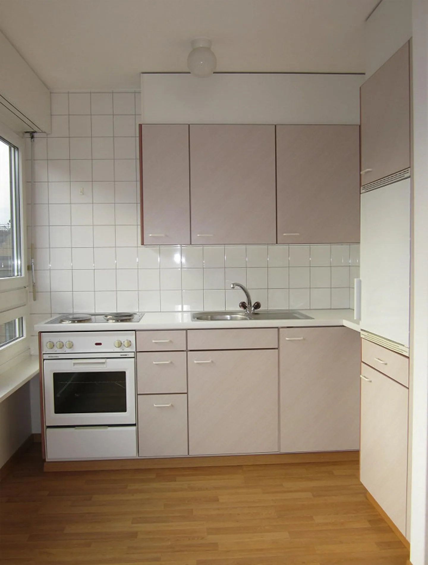 Luminoso appartamento 1.5 locali vicino al centro - Foto 4 di 10