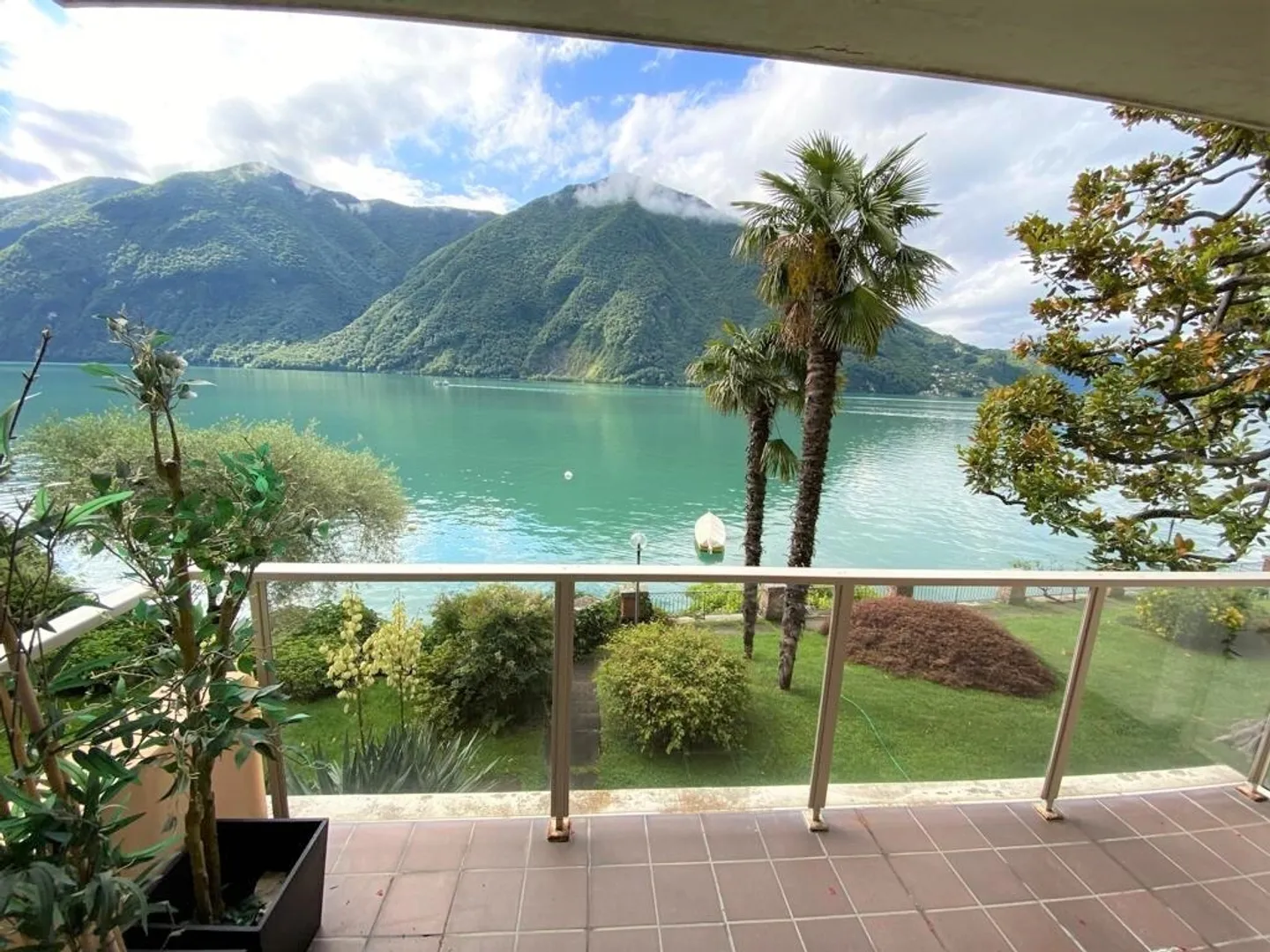 CASTAGNOLA
Appartamento ammobiliato 3.5 locali fronte lago - Foto 1 di 9