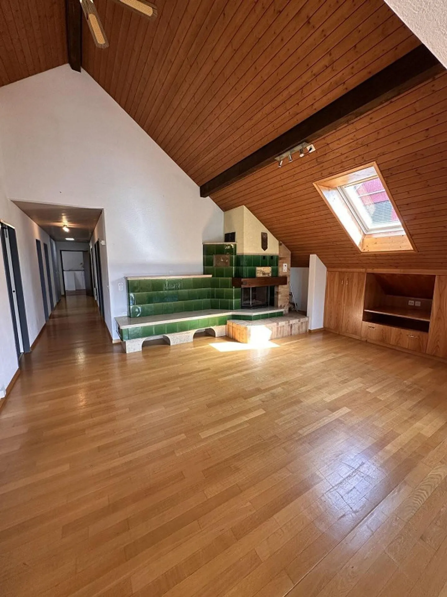 Ampio attico di 5.5 stanze nel cuore di Muri - Foto 13 di 13