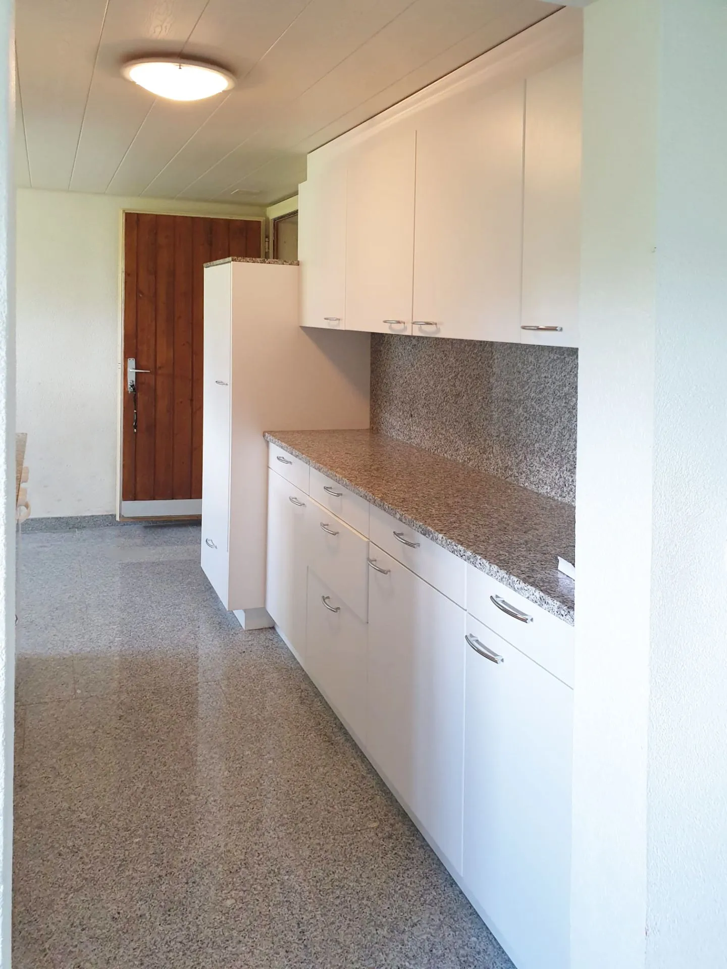 Sehr ruhiges Wohnen oder Arbeiten im Soussol - Foto 3 von 12