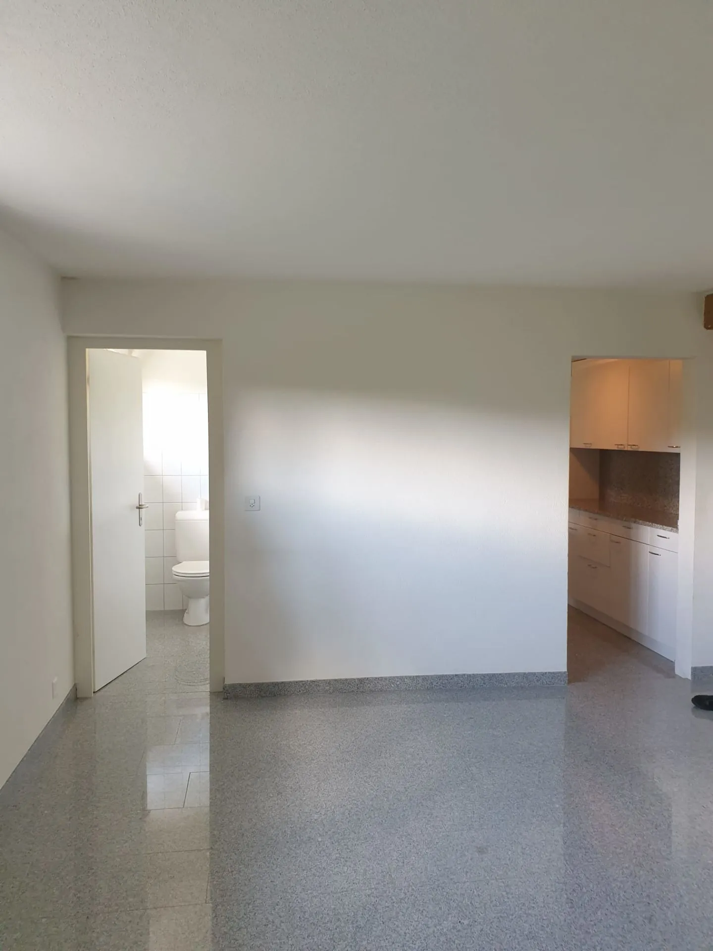 Sehr ruhiges Wohnen oder Arbeiten im Soussol - Foto 7 von 12