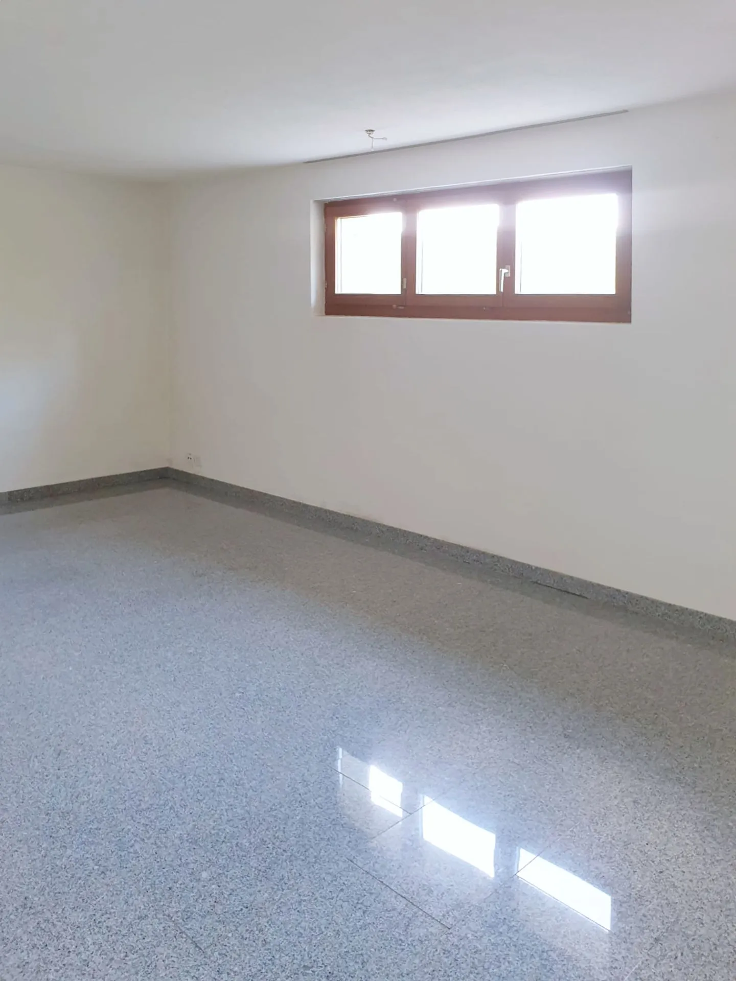 Sehr ruhiges Wohnen oder Arbeiten im Soussol - Foto 10 von 12