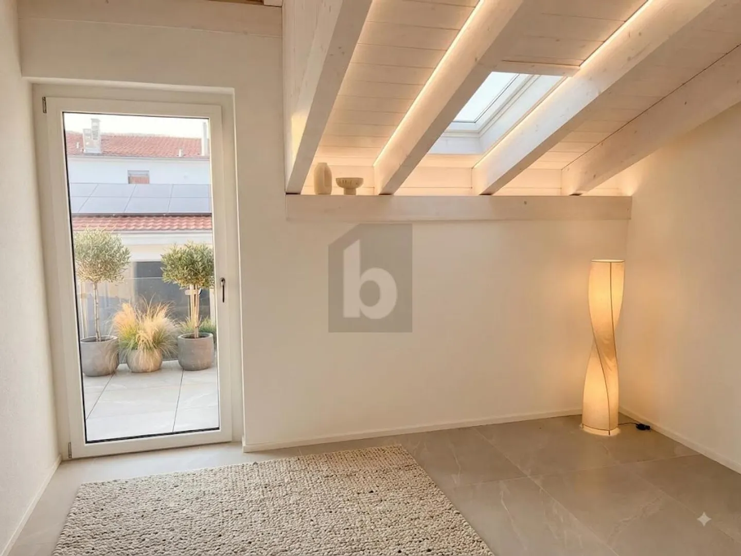 ABSOLUTE COMFORT, CONTEMPORARY AND BRIGHT - Photo 1 of 6