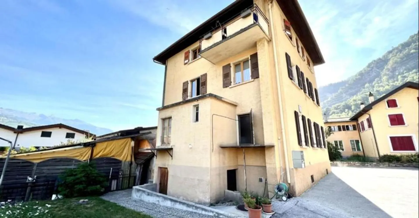 Casa di Villaggio con Grande Potenziale - Foto 1 di 11
