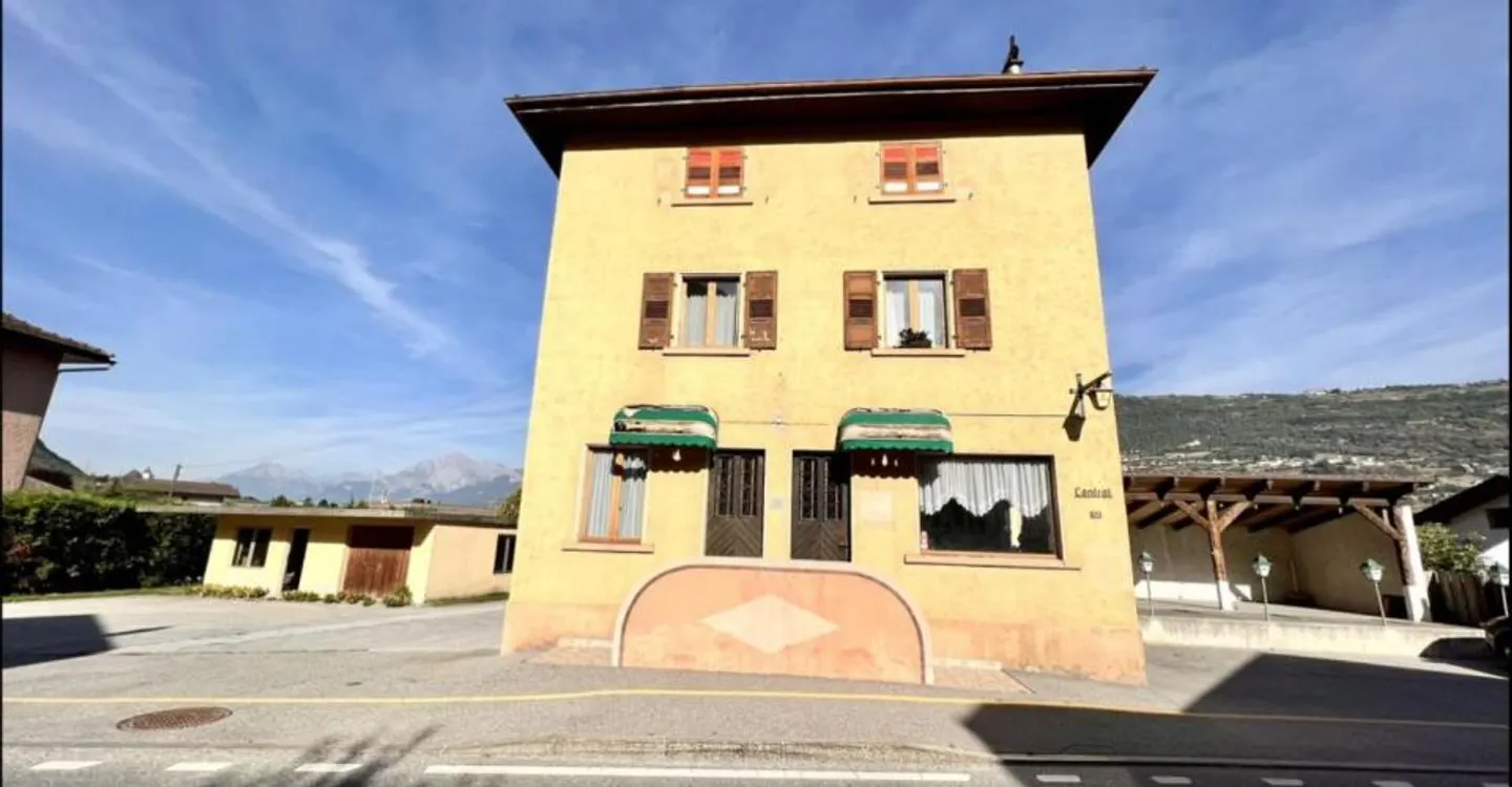 Casa di Villaggio con Grande Potenziale - Foto 3 di 11