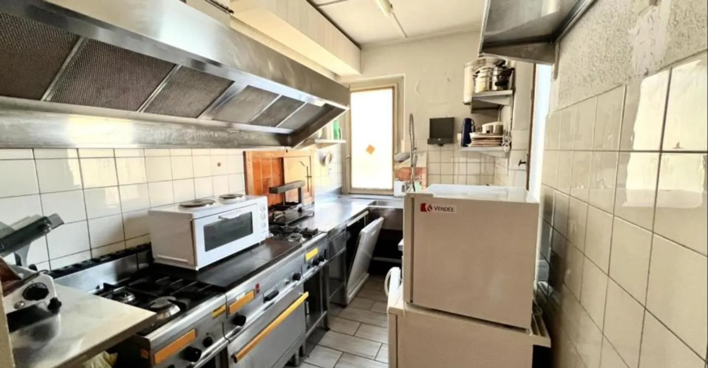 Casa di Villaggio con Grande Potenziale - Foto 8 di 11