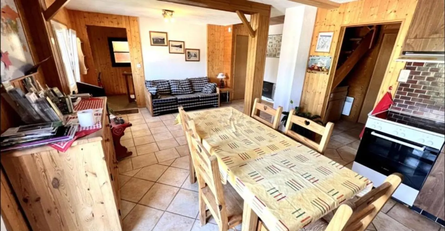 Casa di Villaggio con Grande Potenziale - Foto 9 di 11